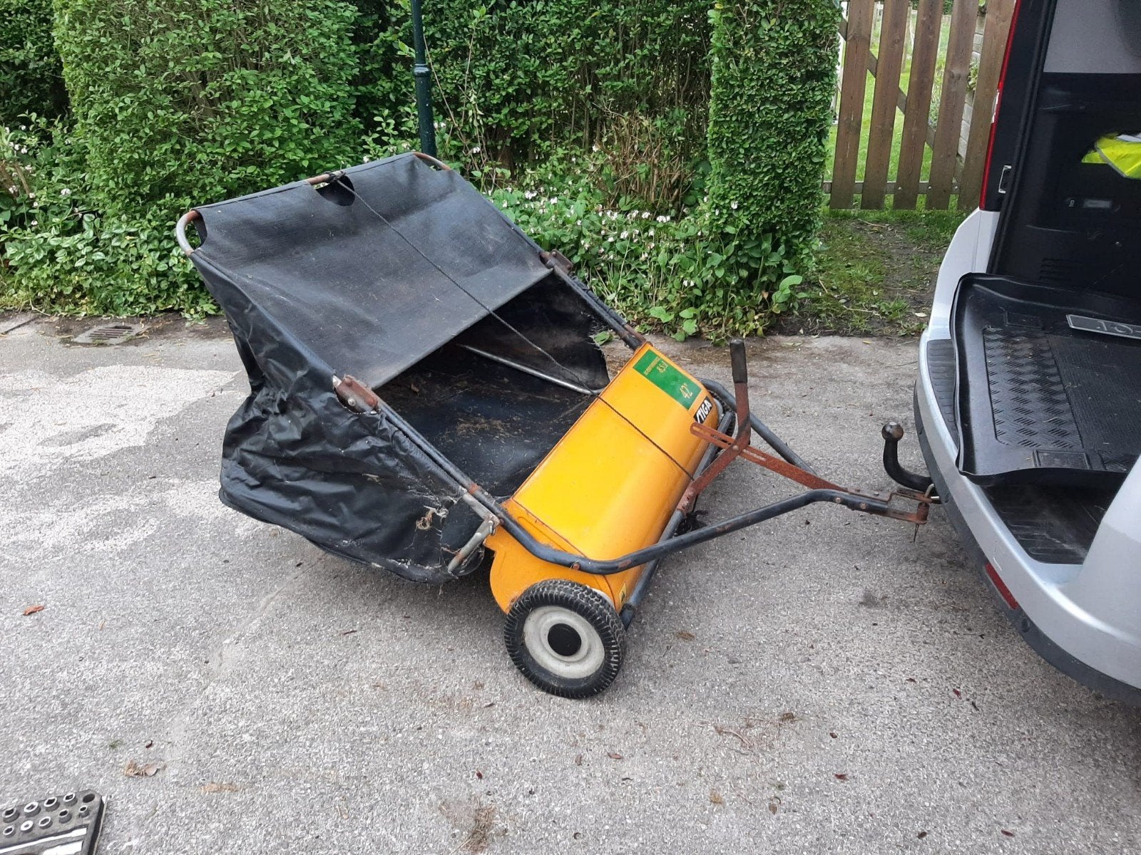 Grasveger / Bladveger voor Zitmaaier - Stiga 42", Ophalen, Gebruikt, Stiga