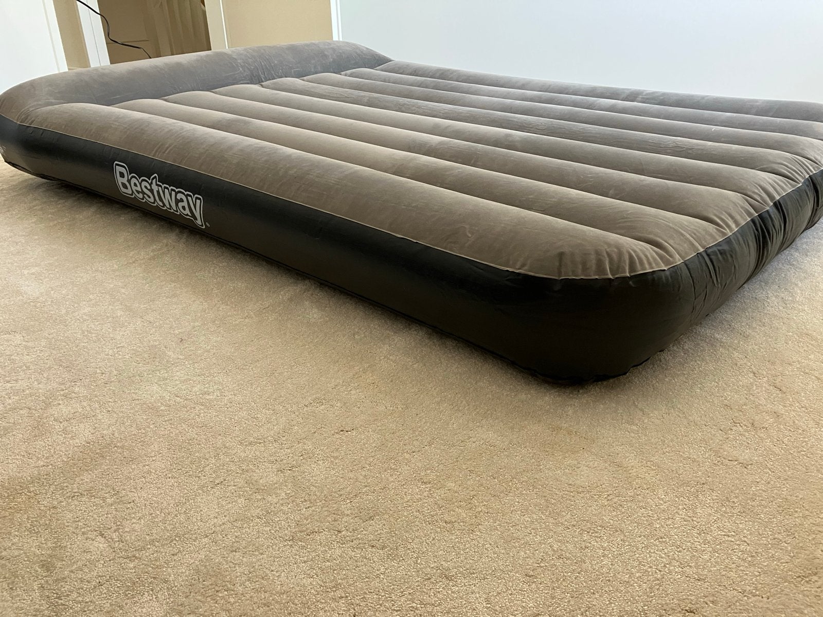 Bestway Tritech Luchtbed 191x137x30 cm met ingebouwde pomp, Ophalen of Verzenden, Zo goed als nieuw