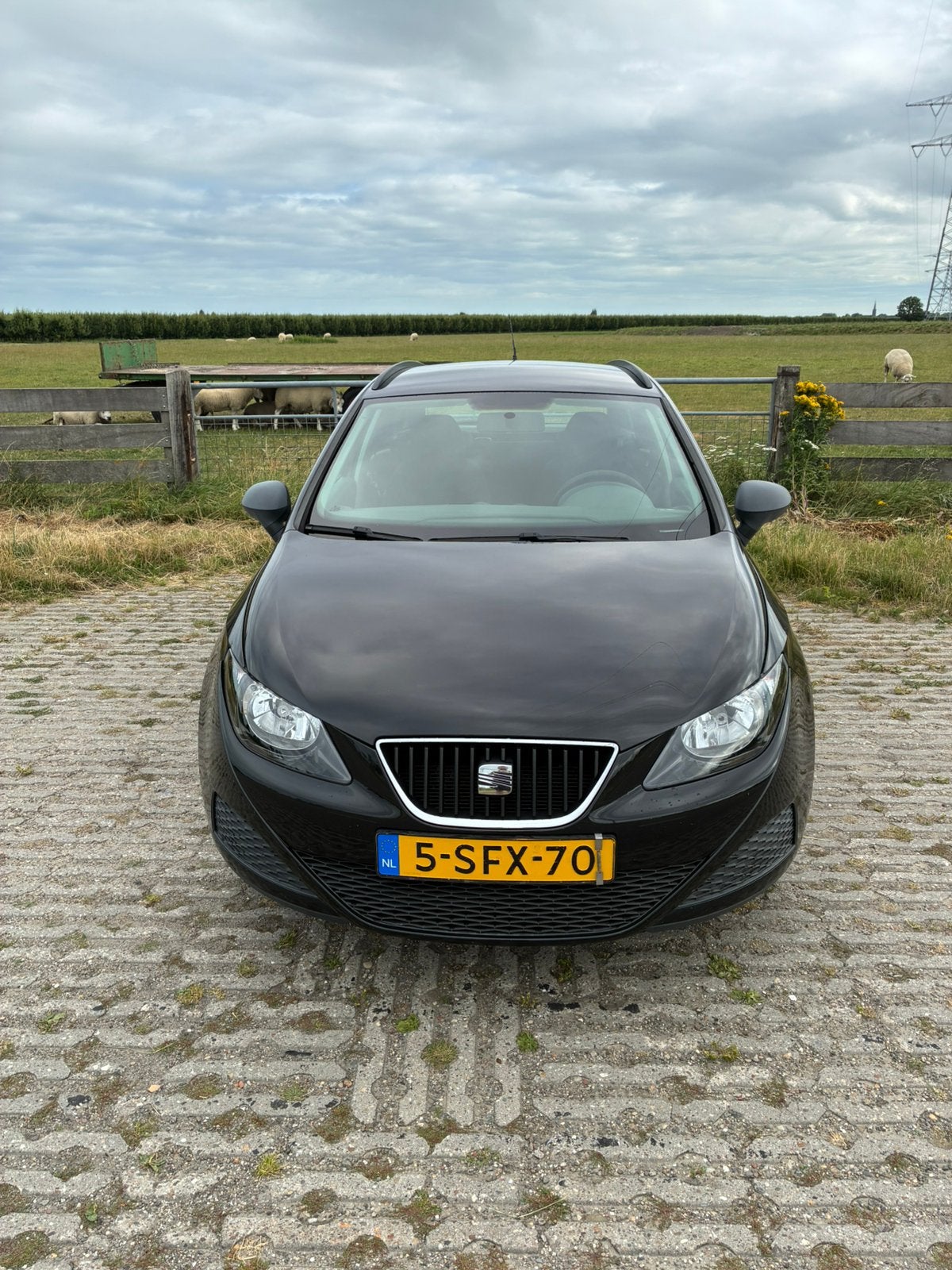 Seat Ibiza 1.4 63KW ST 2011 Zwart|airco|trekhaak|cpv, Auto's, Voorwielaandrijving, Stof, 40 €/maand, Zwart