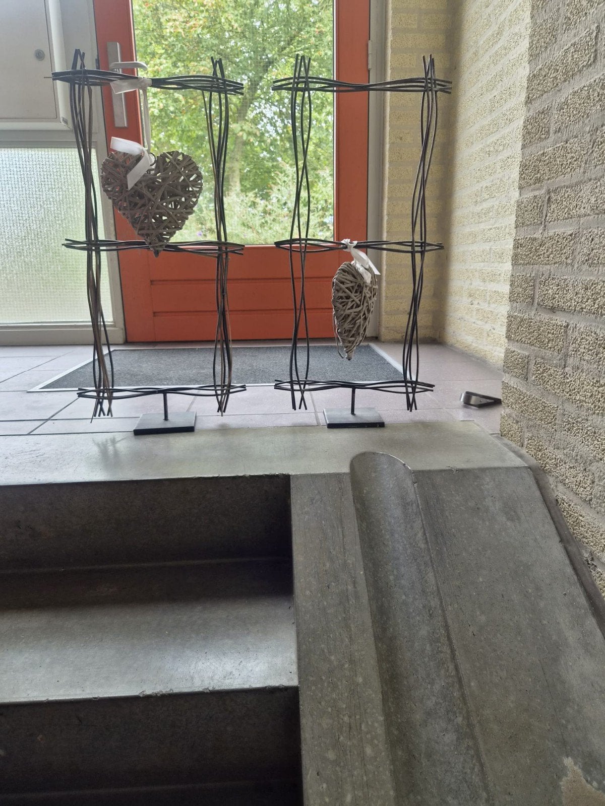 Decoratieve metalen standaards met rieten harten, Ophalen, Landelijk, Metaal, Gebruikt