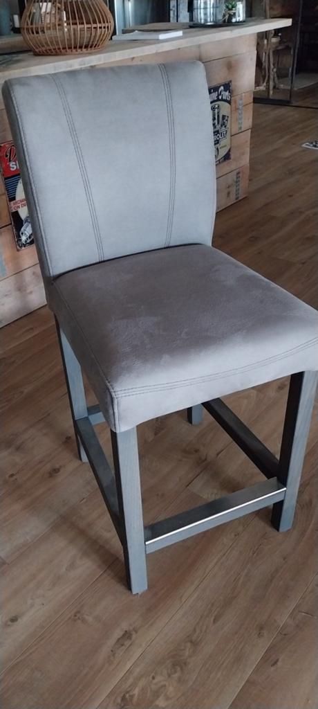 Set van 3 comfortabele barkrukken met rugleuning, Huis en Inrichting, Barkrukken, Ophalen, Gebruikt, Met voetsteun, 60 tot 90 cm