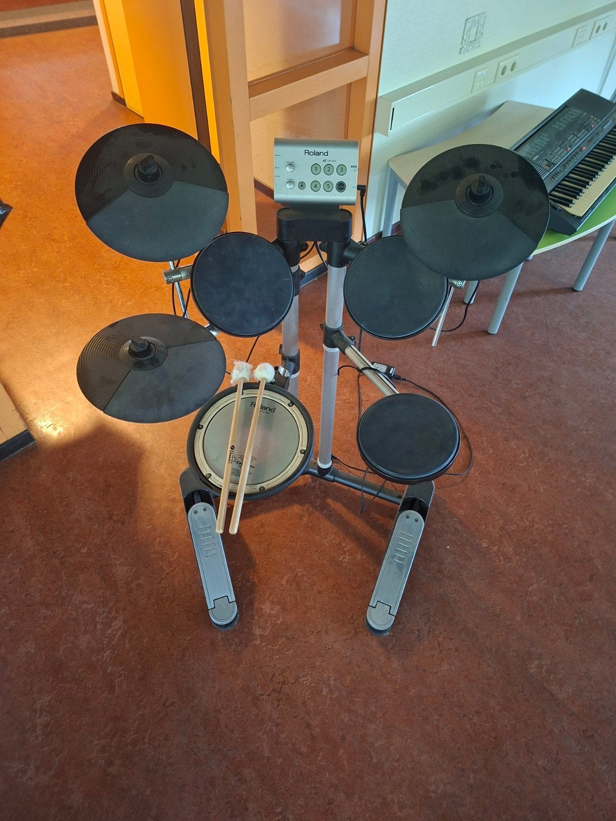 Roland elektronisch drumstel - Ideaal voor beginners, Muziek en Instrumenten, Ophalen, Gebruikt, Roland