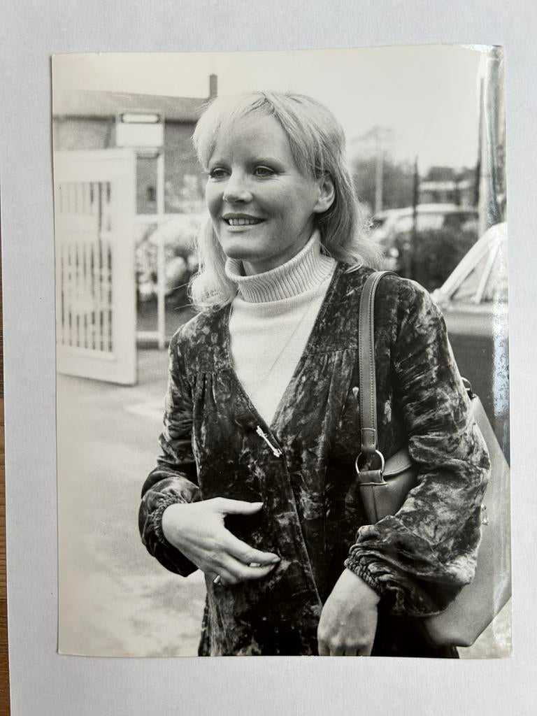 Petula Clark, Verzamelen, Ansichtkaarten | Themakaarten, Ophalen of Verzenden, 1960 tot 1980, Sterren en Beroemdheden