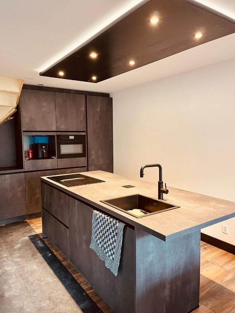 Aannemer-  klussen - Badkamers - renovatie - tegelzetter, Diensten en Vakmensen, Aannemers, Garantie, Verbouw of Aanbouw