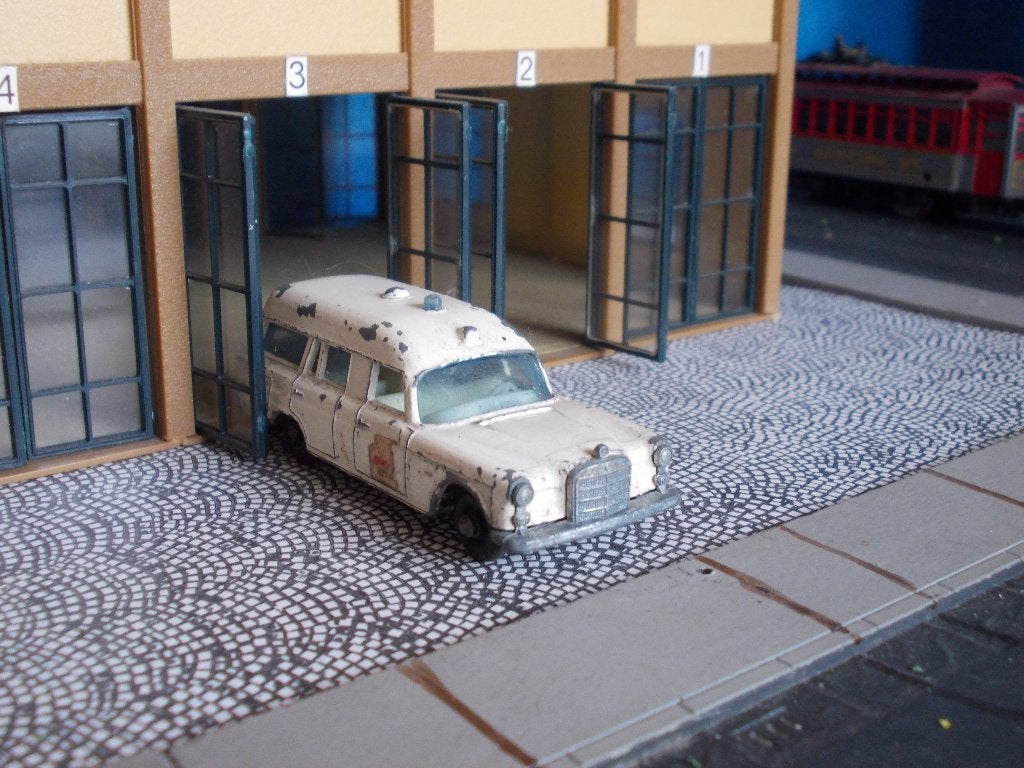 1/69 Mercedes-Benz Binz Ambulance Lesney No.3 1967-1969, Ophalen of Verzenden, Gebruikt, Auto