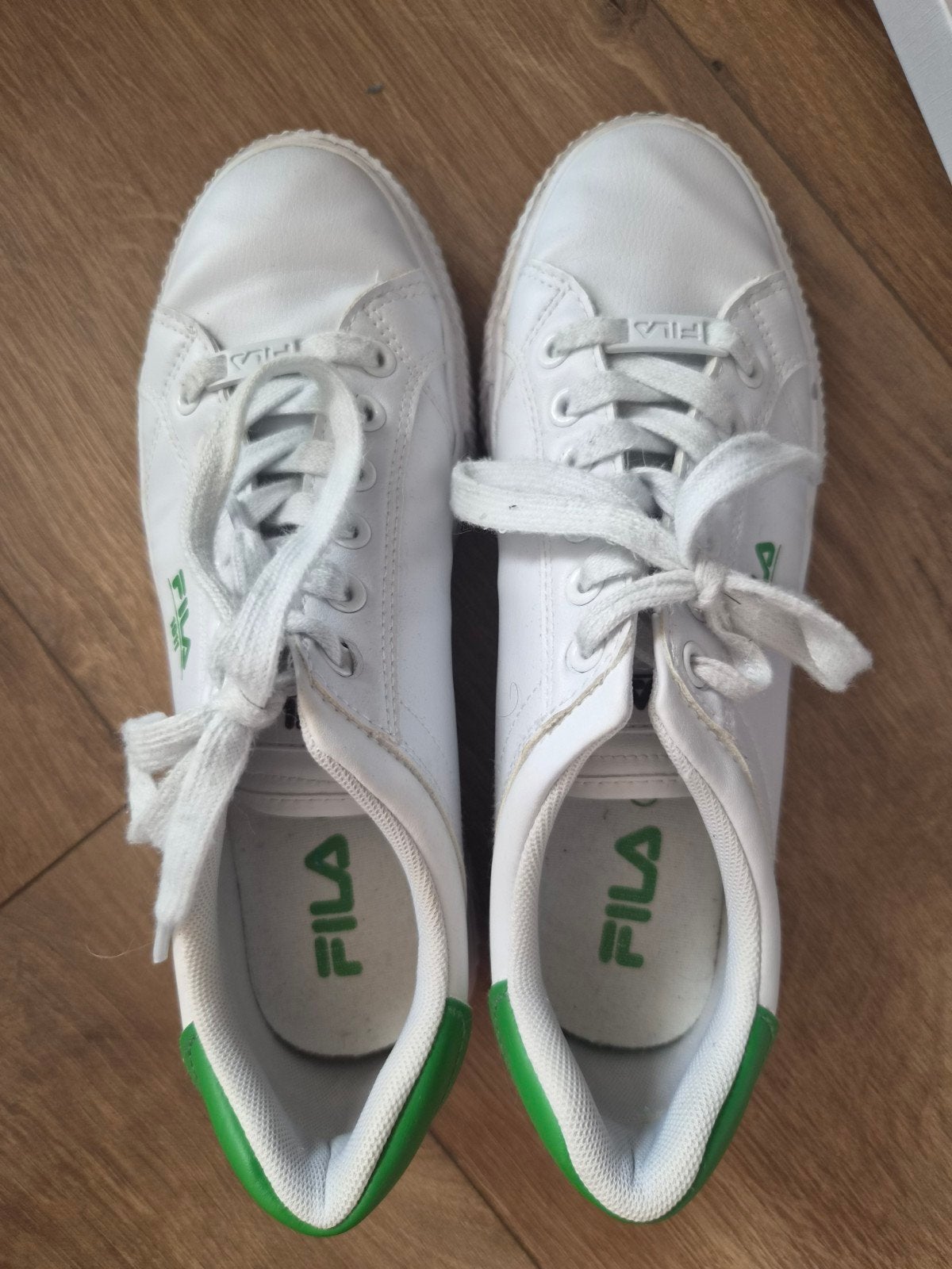 Gebruikte Fila Sneakers Maat 39 - Vallen Kleiner, Wit, Ophalen of Verzenden, Sneakers of Gympen, Fila
