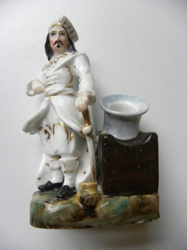 Antiek porcelein Staffordshire beeldje Musketier Kanonnier, Minder dan 20 cm, Beschilderd, Ophalen of Verzenden, Steen of Keramiek