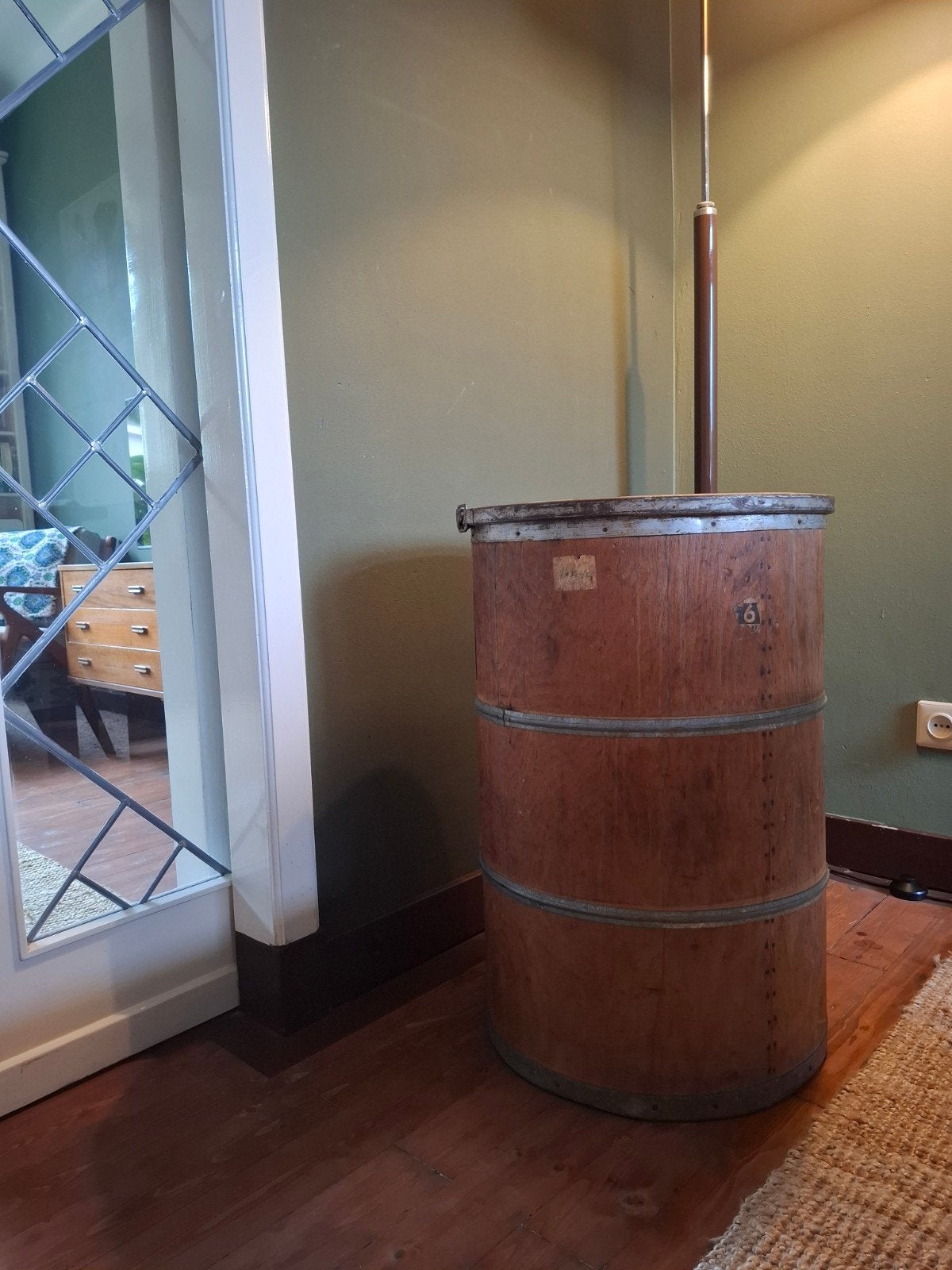 Vintage houten ton met metalen banden, Ophalen