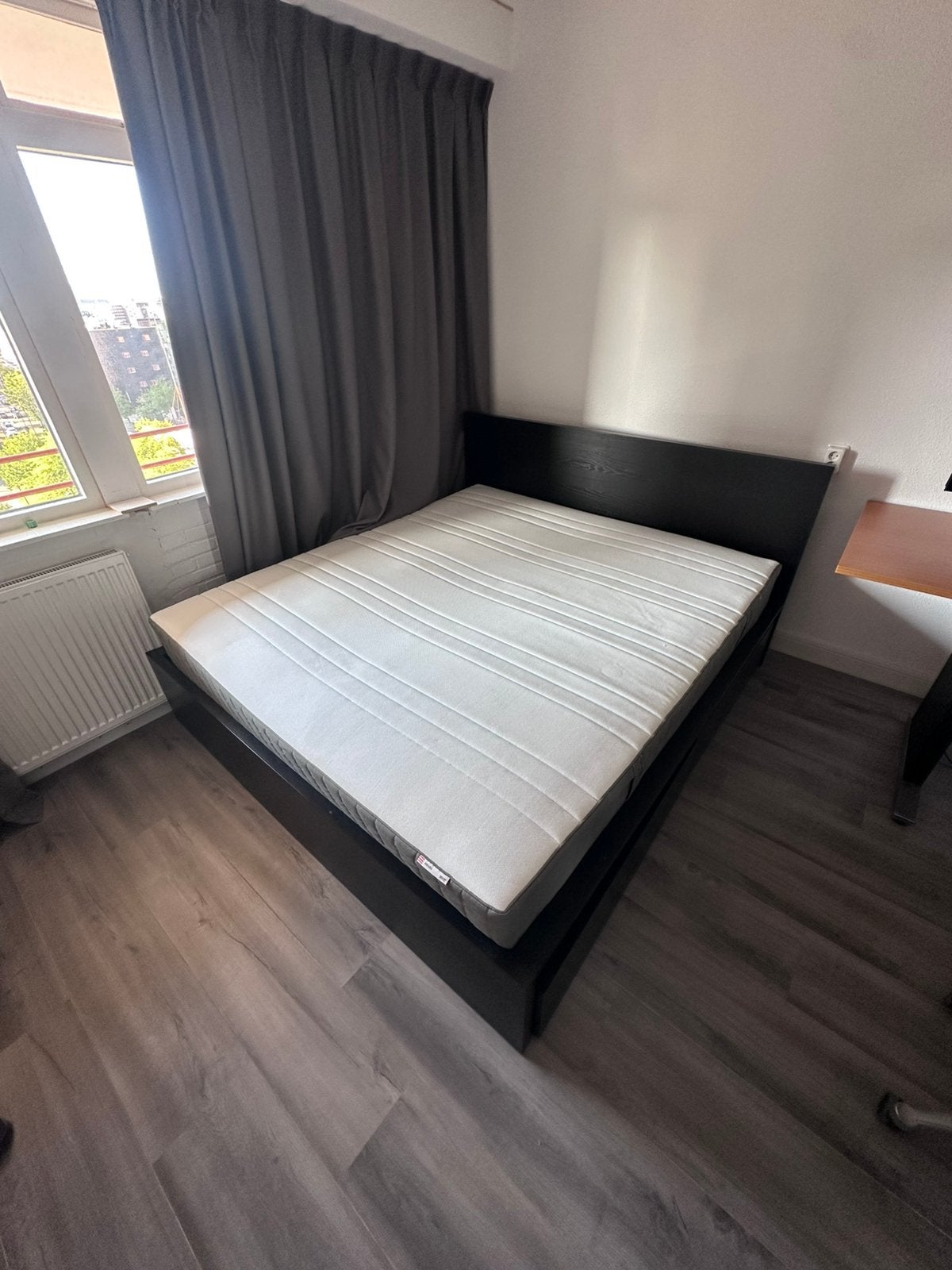 Tafel, bureau, bed en kast over te nemen!, Ophalen, Strak, Zwart, Tweepersoons
