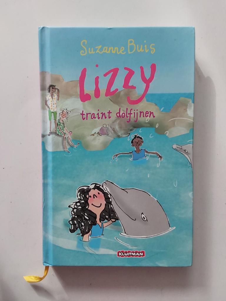 Suzanne Buis : Lizzy traint dolfijnen 🐬, Boeken, Fictie algemeen, Ophalen of Verzenden, Zo goed als nieuw, Suzanne Buis