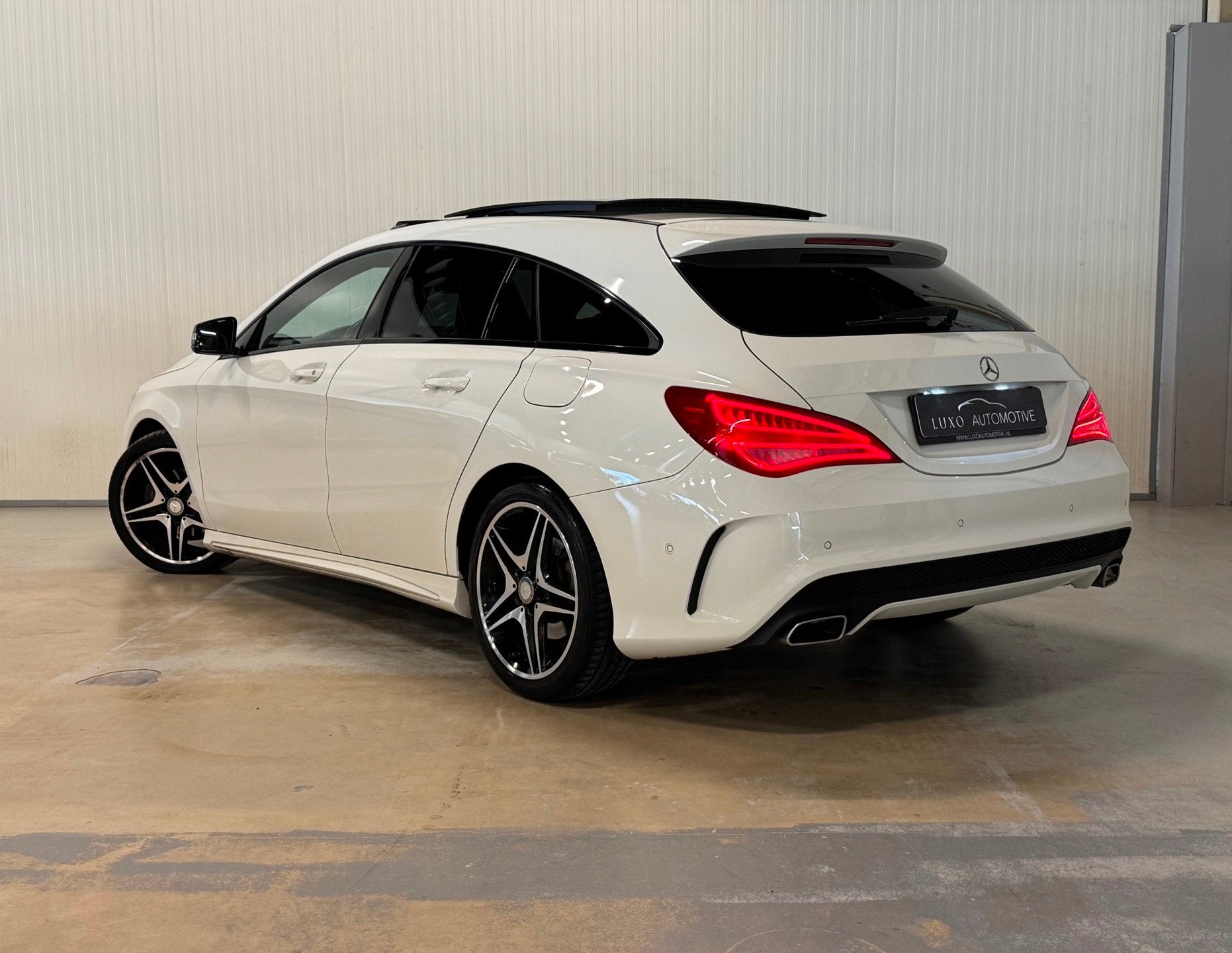 Mercedes-Benz CLA-klasse Shooting Brake 200 OrangeArt Editio, Auto's, CLA, 730 kg, Gebruikt, Euro 6