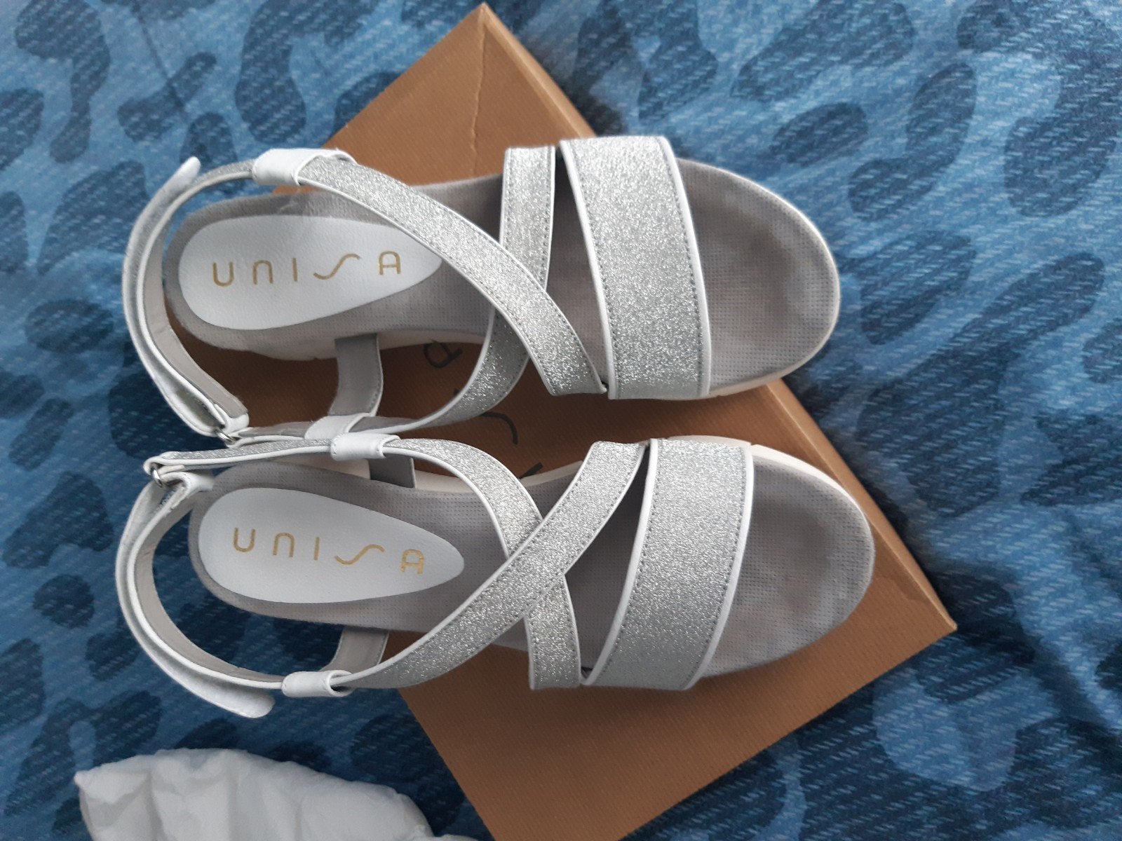 Unisa sandalen maat 41 als nieuw zilver, Kleding | Dames, Ophalen of Verzenden, Zo goed als nieuw, Overige kleuren, Sandalen of Muiltjes