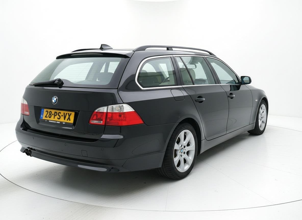 BMW 5-serie Touring 525d Executive trekhaak, Auto's, Gebruikt, Zwart, 2497 cc, 2000 kg