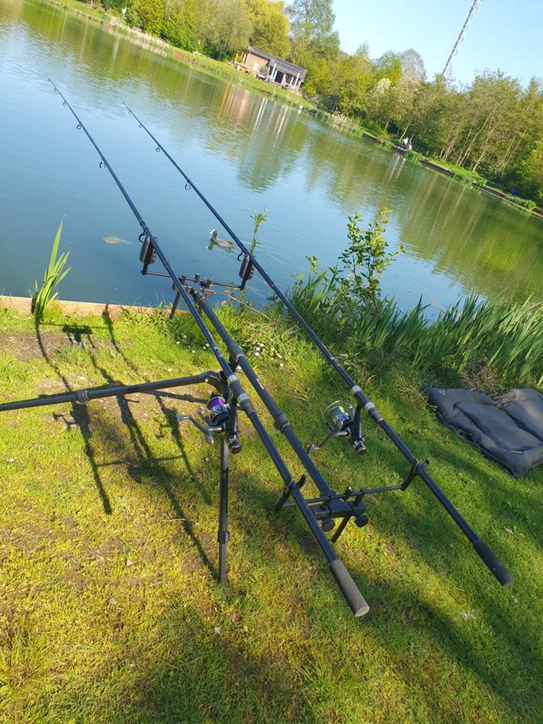 koop 2 kaper hengels  met molen baitrun FISH XPRO, Watersport en Boten, Ophalen of Verzenden