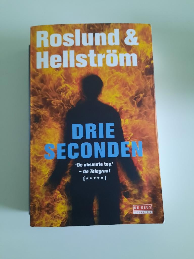 THRILLER DRIE SECONDEN, Boeken, Gelezen, Scandinavië, Ophalen of Verzenden, Roslund & Hellström