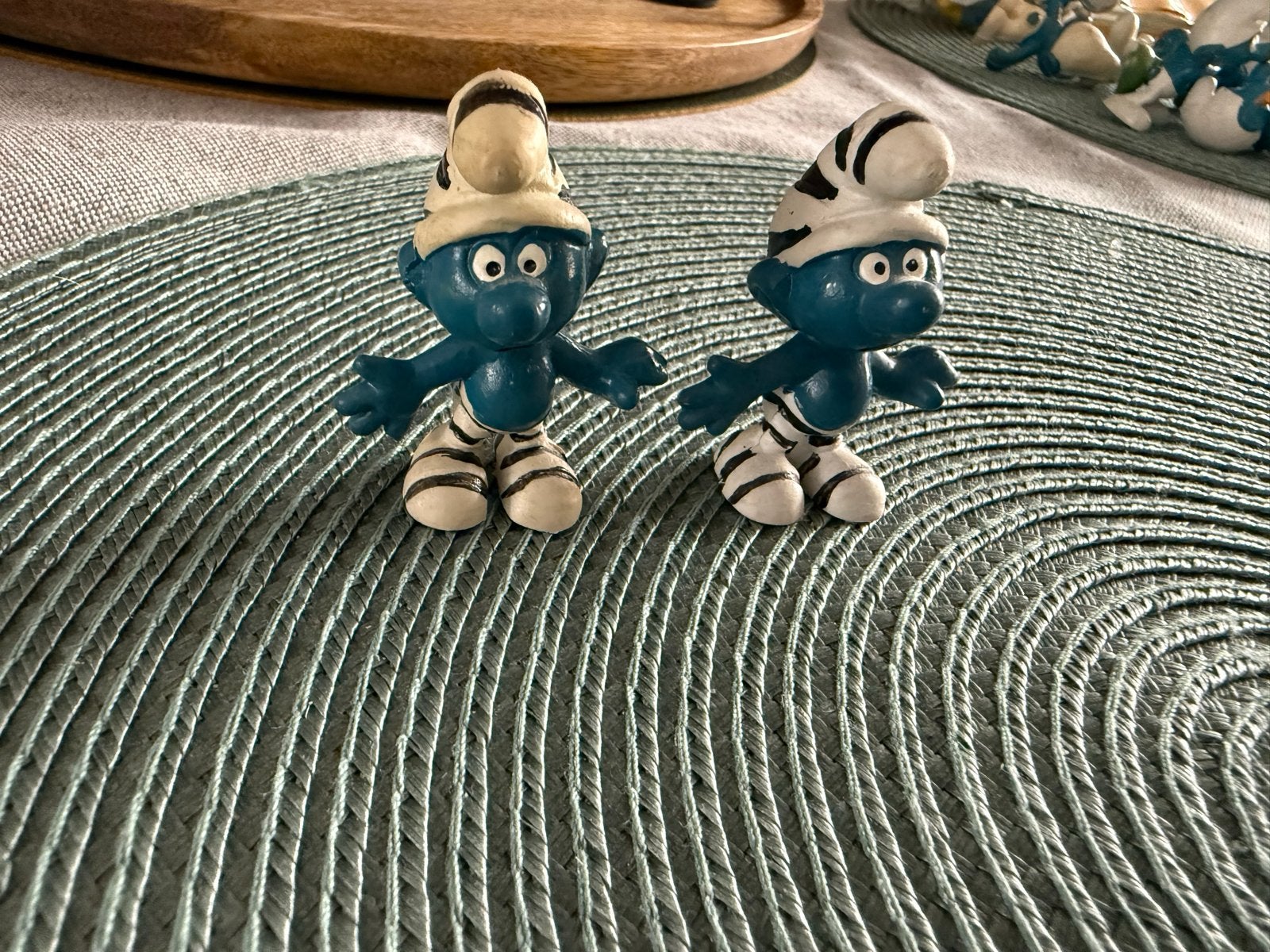 Vintage Smurfen: Twee Smurfen in gestreepte pyjama, Ophalen of Verzenden, Gebruikt, Verschillende Smurfen, Poppetje, Figuurtje of Knuffel