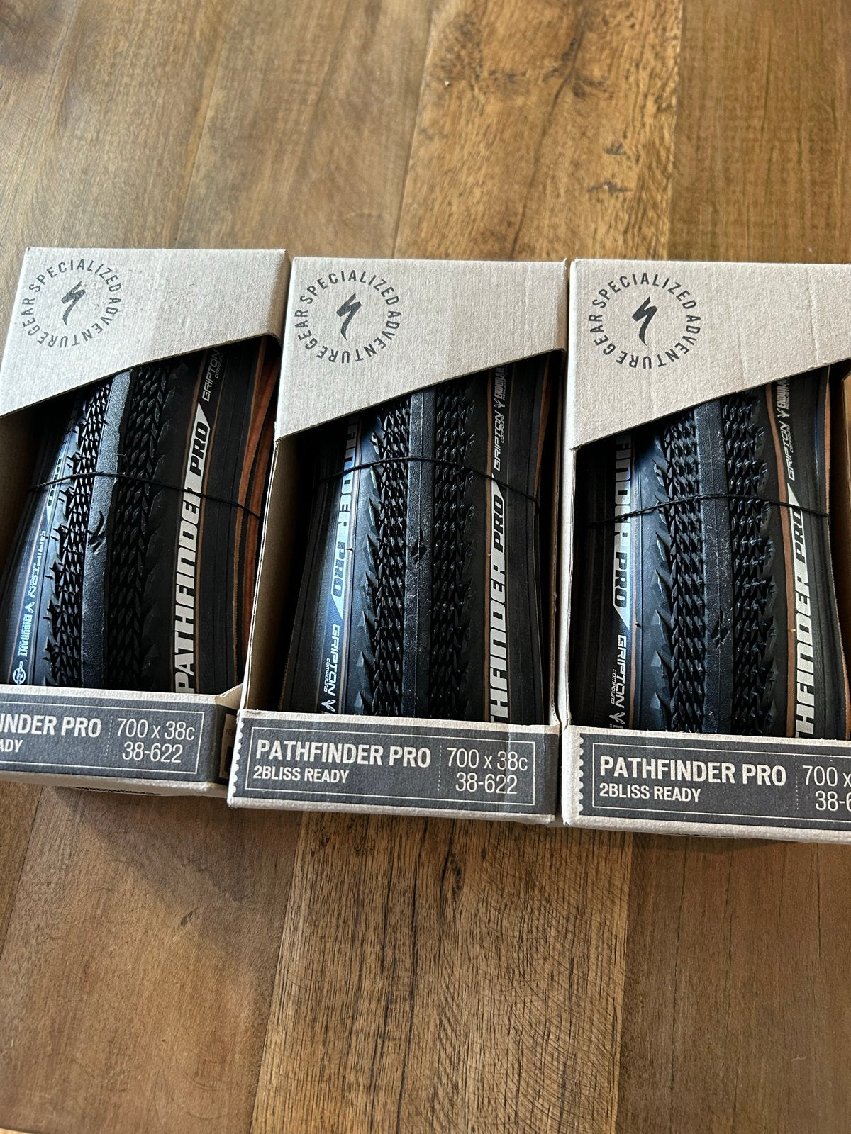 Nieuwe Specialized Pathfinder Pro 700x38c banden (3 stuks), Band, Nieuw, Ophalen of Verzenden, Gravelbike