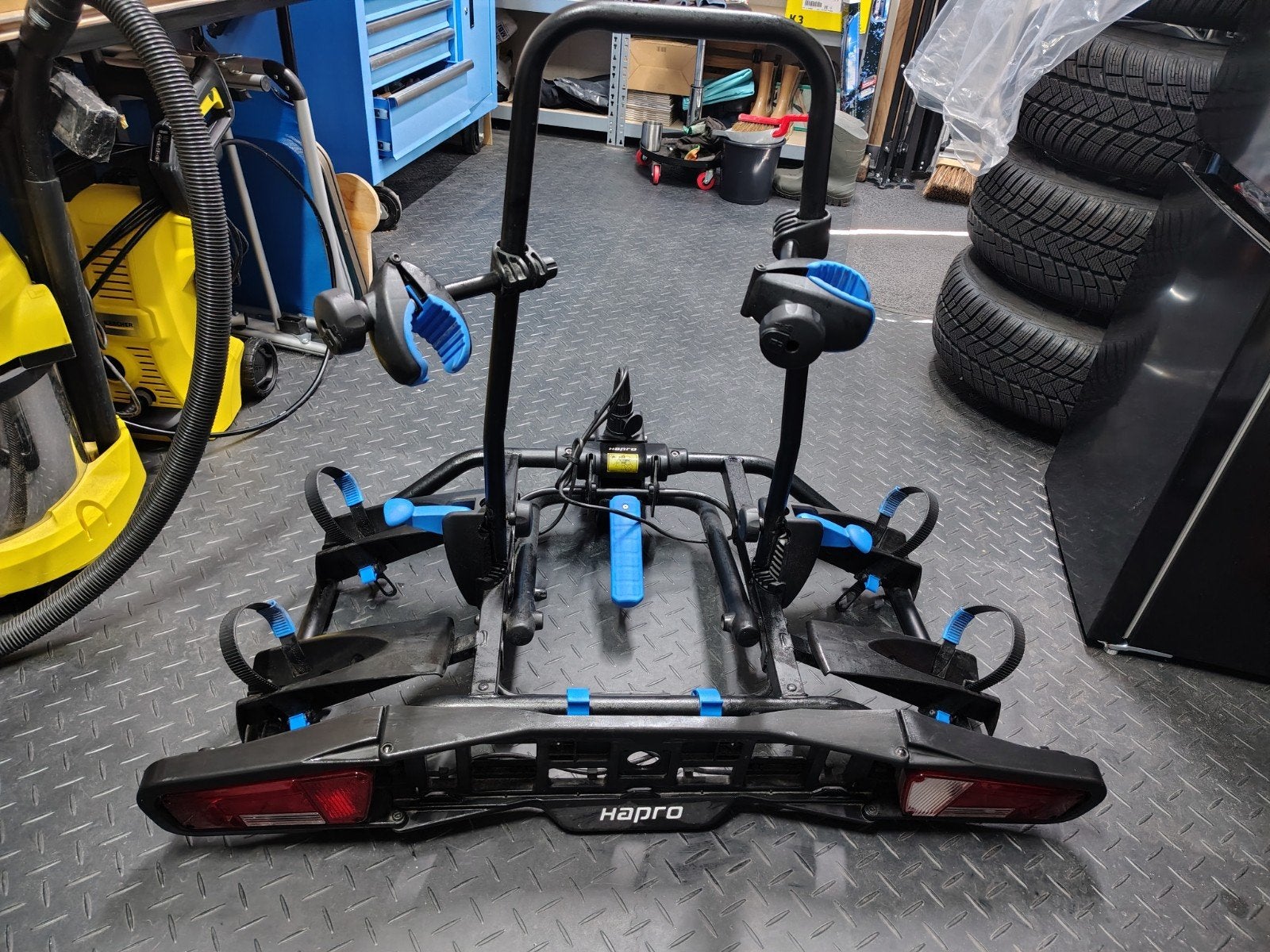 Hapro Atlas Premium Trekhaak Fietsendrager voor 2 fietsen, Auto diversen, Ophalen, 2 fietsen, Gebruikt, Trekhaakdrager