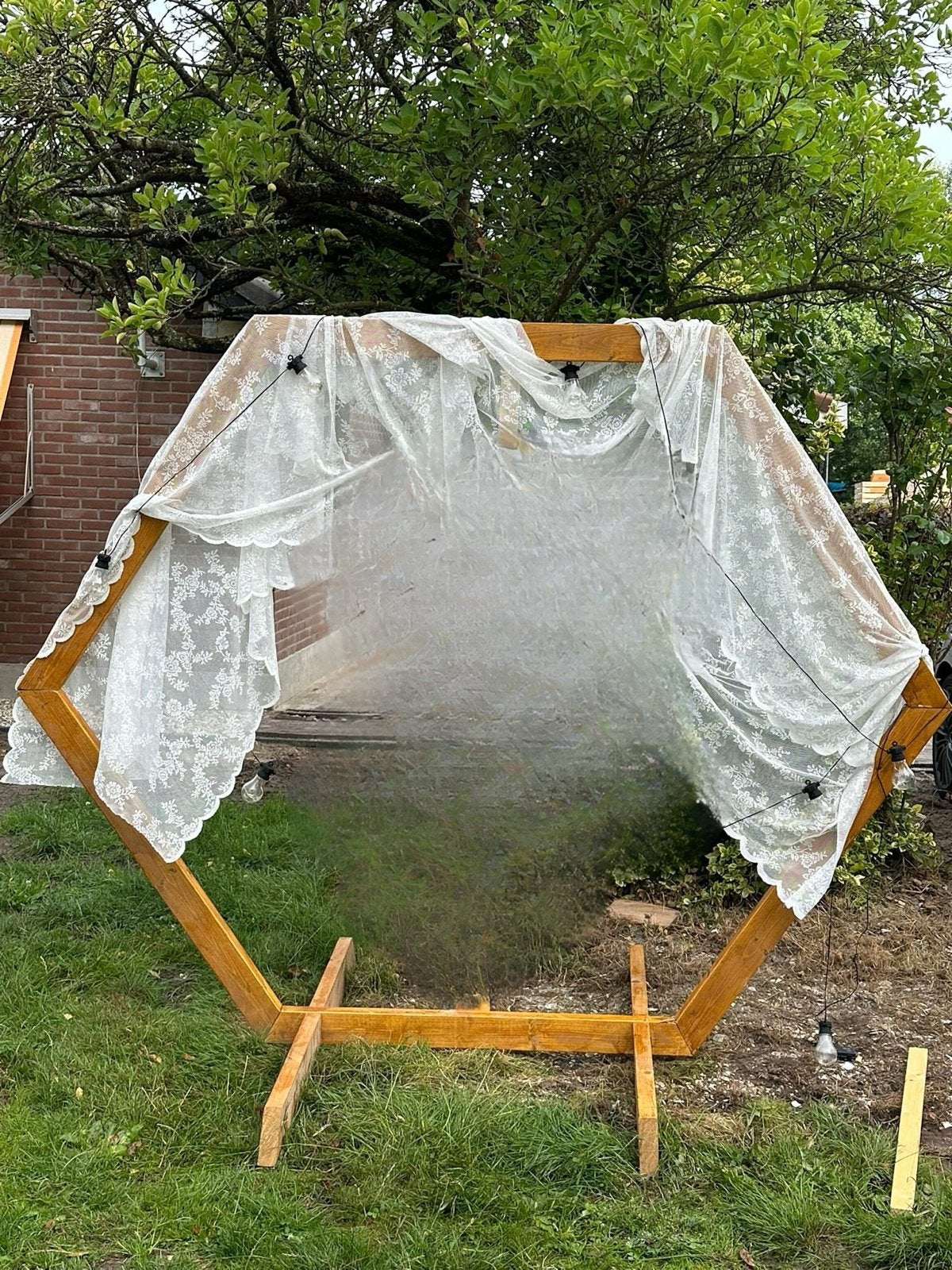 Hexagon trouwdecoratie Backdrop bruiloft hout - 2.20m, Ophalen, Zo goed als nieuw, Versiering, Geboorte of Huwelijk