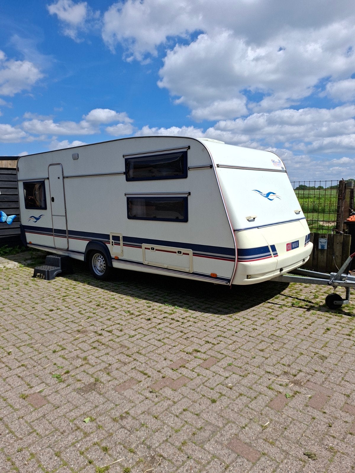 Wilk Caravan met stapelbed en voortent, Caravans en Kamperen, Caravans, Rondzit, Particulier, 6 tot 7 meter, Tot en met 4