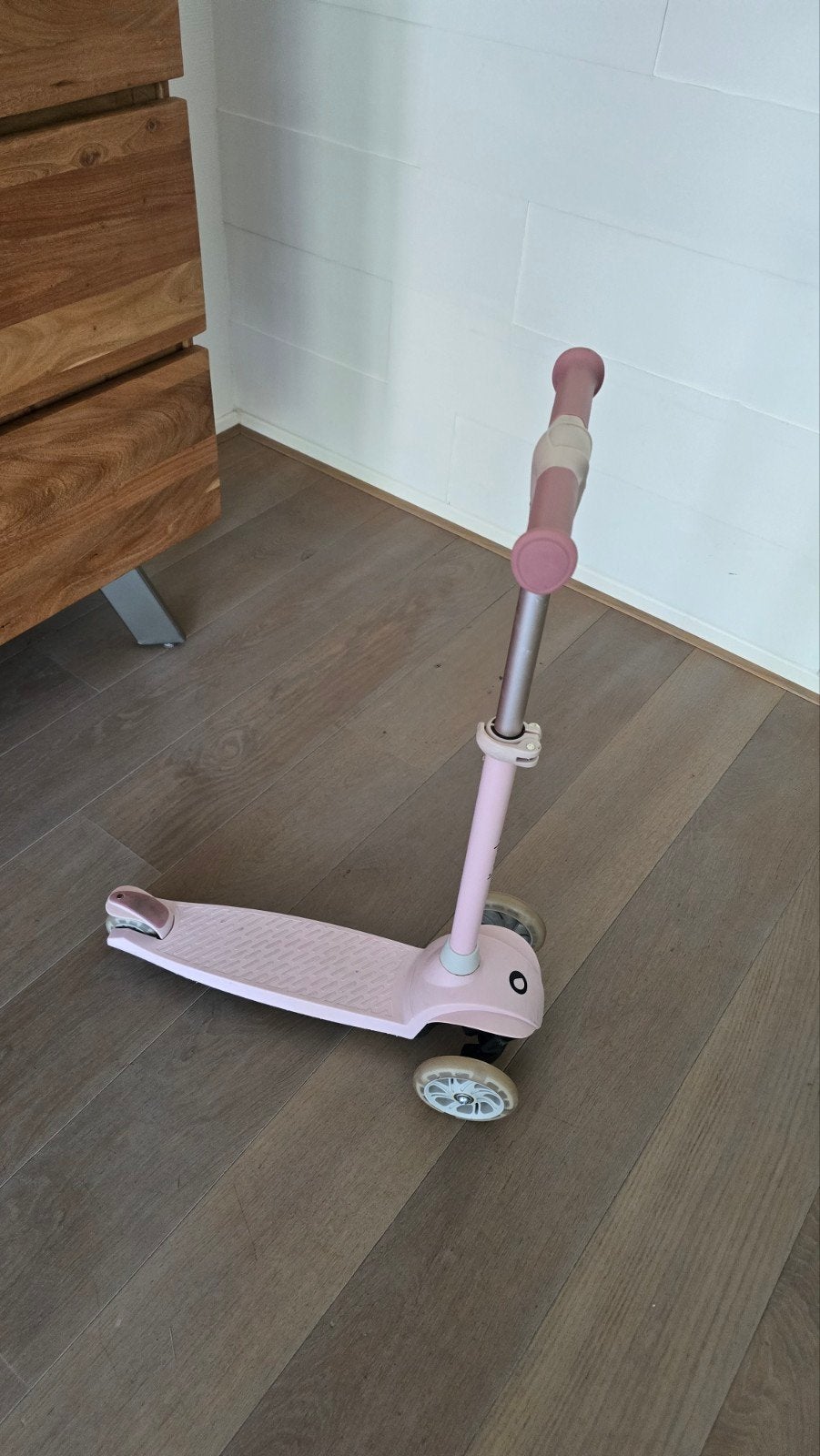 Lionelo Roze Step voor Kinderen - Zo goed als nieuw, Fietsen en Brommers, Steps, Zo goed als nieuw, Gewone step, Ophalen of Verzenden