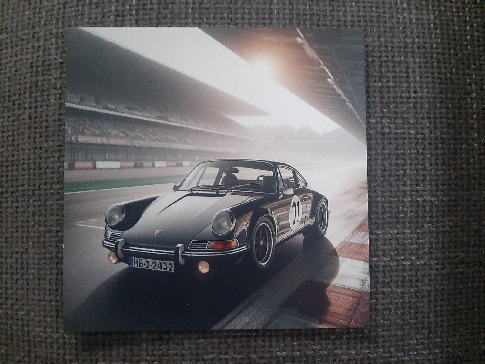 Porsche wandbord plastic - Vintage raceauto decoratie, Gebruikt, Ophalen of Verzenden, Wandbord of Wandpaneel, Kunststof