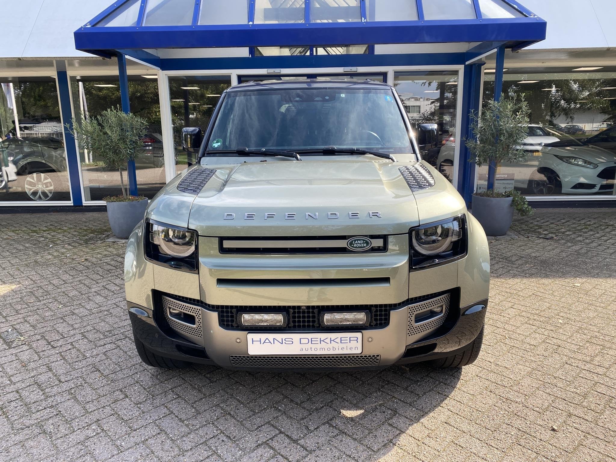 Land Rover Defender 110 2.0 P400e 110 X-Dynamic SE Trekhaak, Automaat, 404 pk, Gebruikt, Automatische klimaatregeling