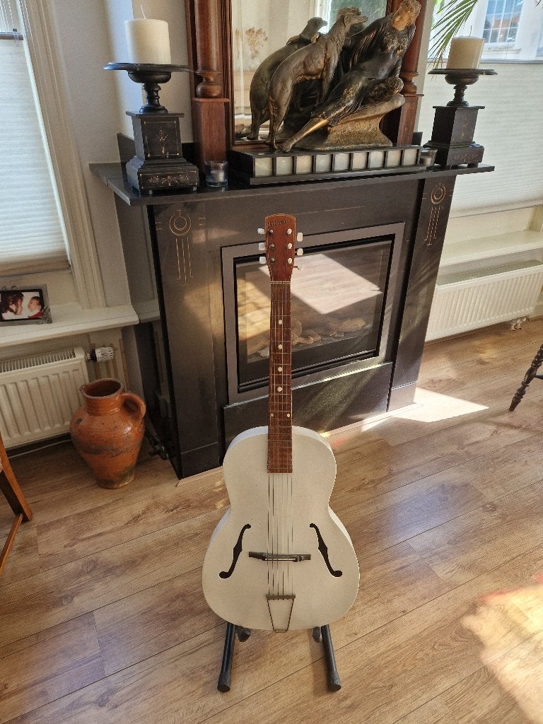 Unicon gitaar met F-gaten - opknapper, Ophalen, Gebruikt, Klassieke of Spaanse gitaar