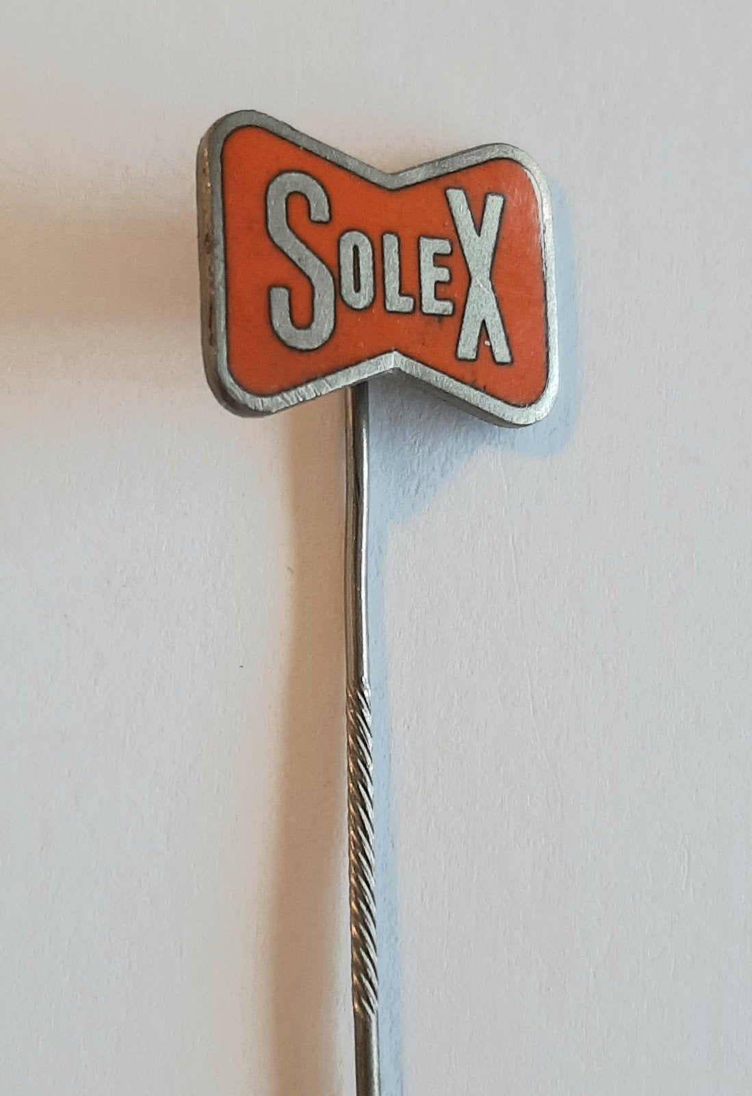 ORGINEEL SOLEX BROMFIETS SPELDJE, EMAILLE EN GAAF, Verzamelen, Verzenden, Gebruikt, Merk, Speldje of Pin