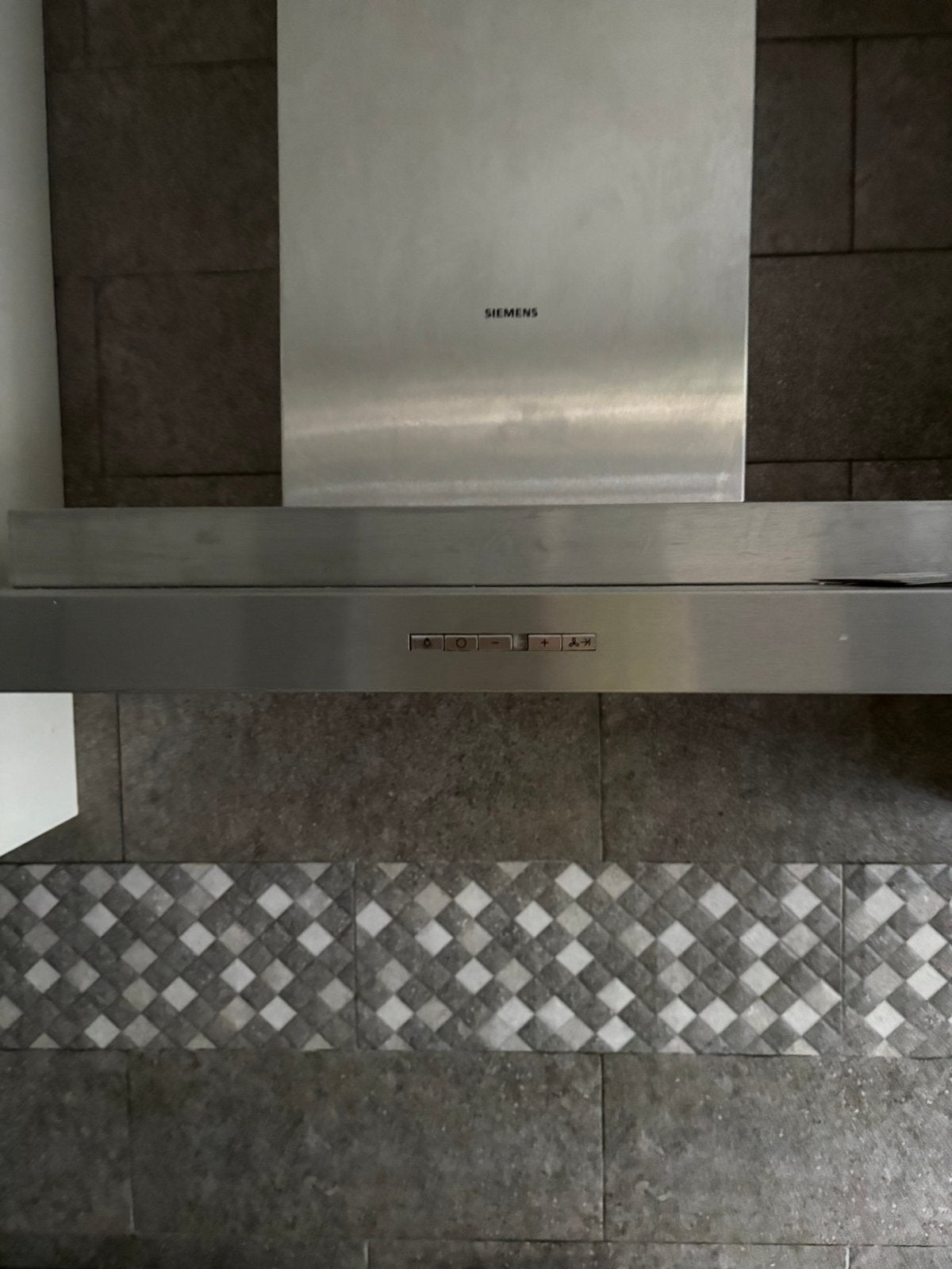 Siemens afzuigkap 90 cm, Ophalen, Wandschouwkap, Zo goed als nieuw, 400 tot 600 m³ per uur