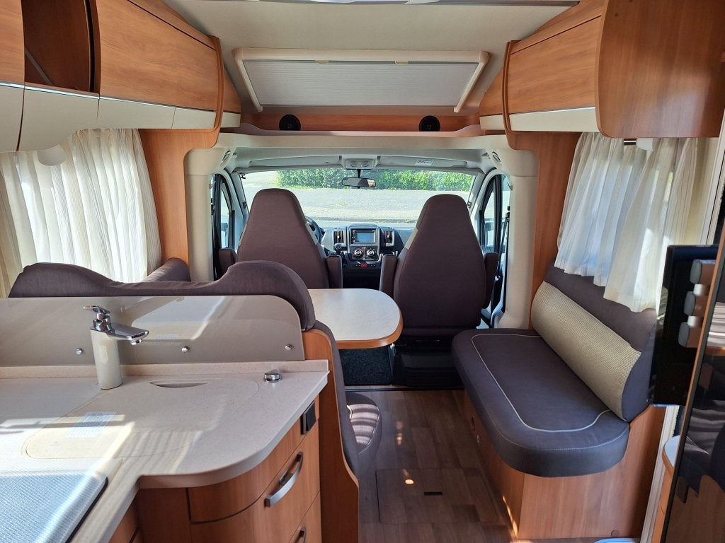 Hymer Tramp 704 SL 2016 2 APARTE BEDDEN-180PK Zeer netjes!, Caravans en Kamperen, Ringverwarming, Fiat, Tot en met 2, Bedrijf
