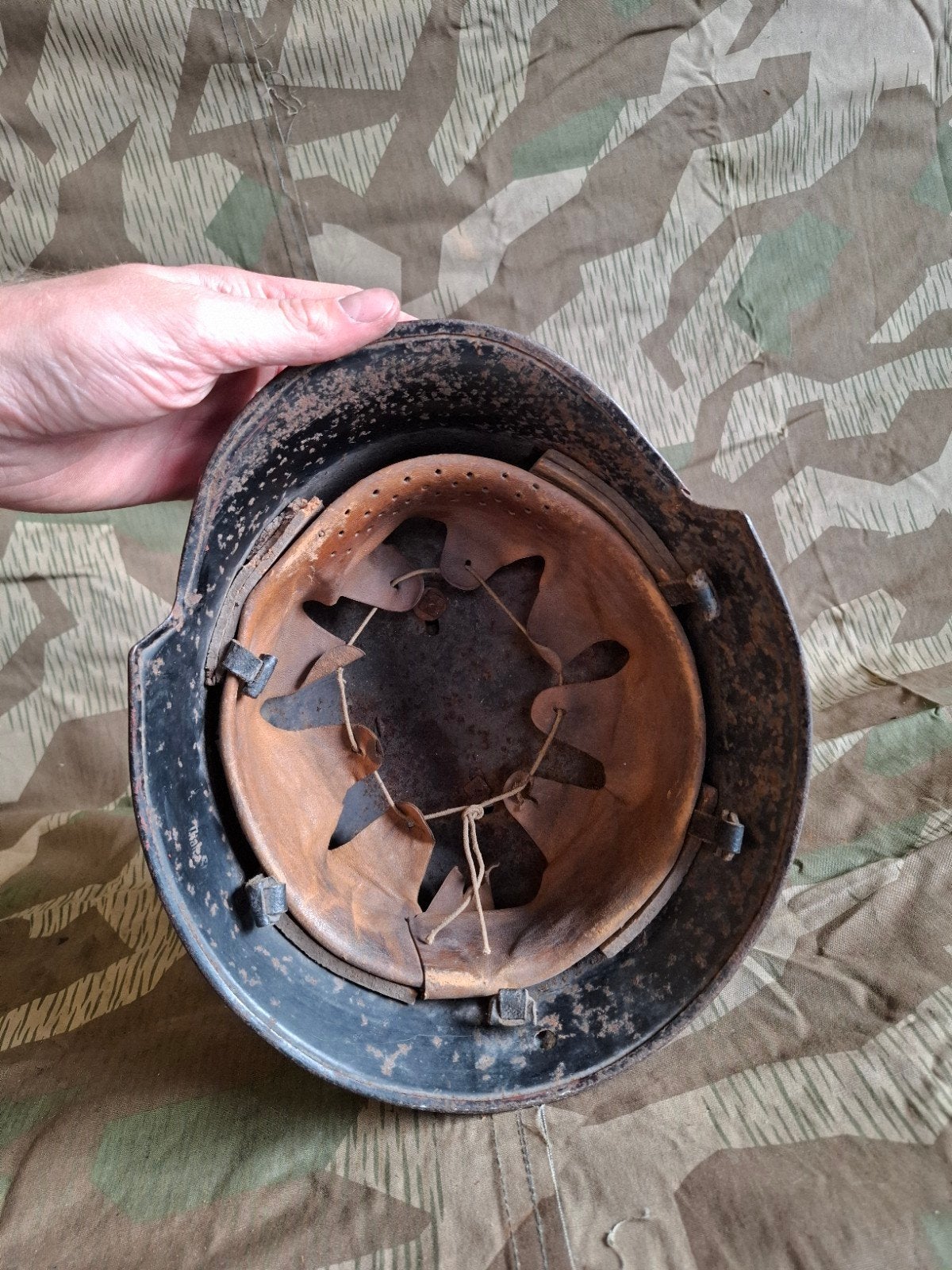 WO2 Duitse M34 DD DRK helm, Ophalen of Verzenden, Duitsland, Helm of Baret