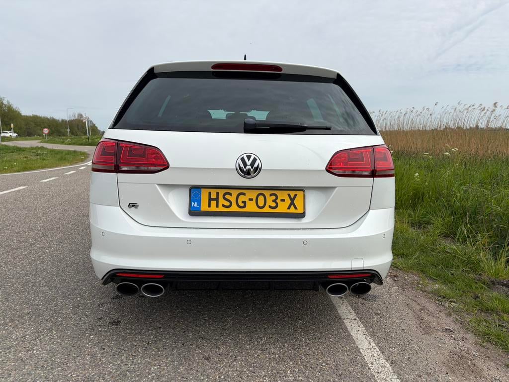 Zwitserse Parelmoer VW Golf 7R Variant (301pk), Auto's, Automaat, Euro 6, 4 cilinders, 1984 cc