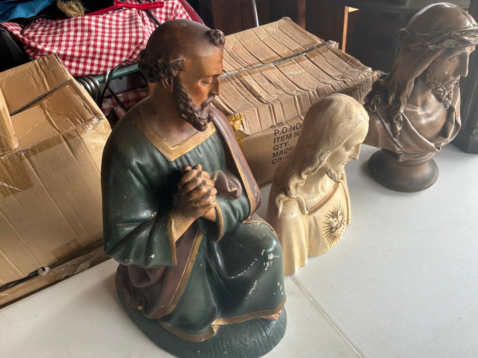 Religieuze Beelden: Jezus en Jozef Figuren (foto 1 is weg), Ophalen