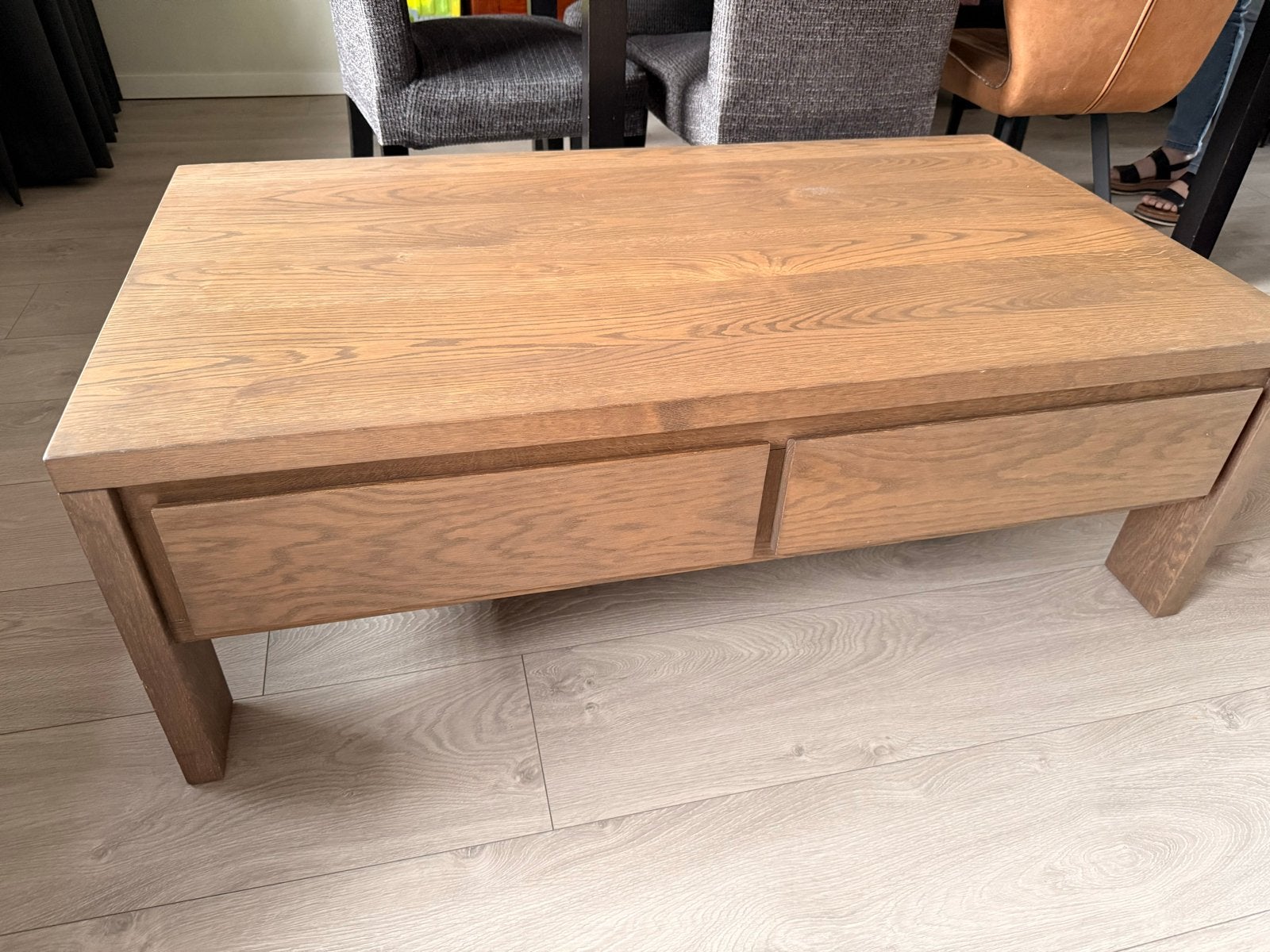 Massief eiken salontafel met lades, Ophalen, Gebruikt, 100 tot 150 cm, Eikenhout