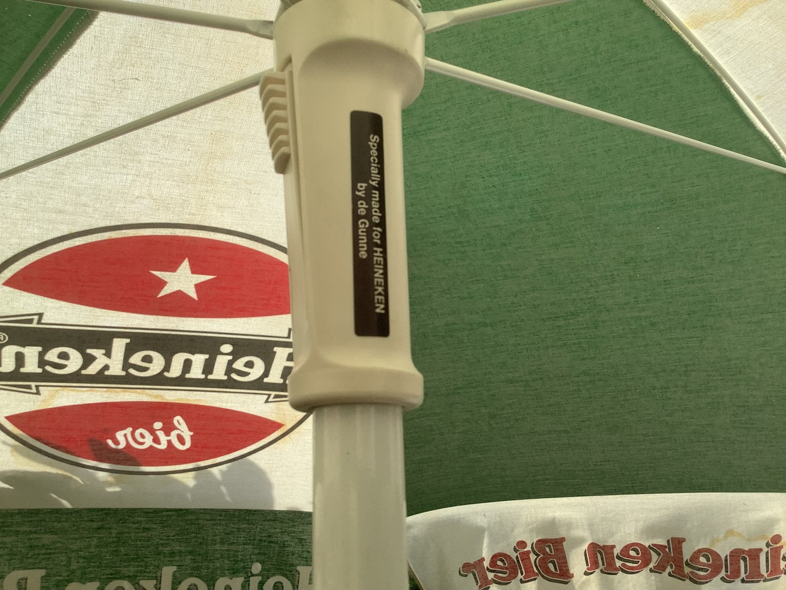 Te koop originele Heineken parasol, Tuin en Terras, Parasols, Ophalen, Gebruikt, 1 tot 2 meter, Stokparasol