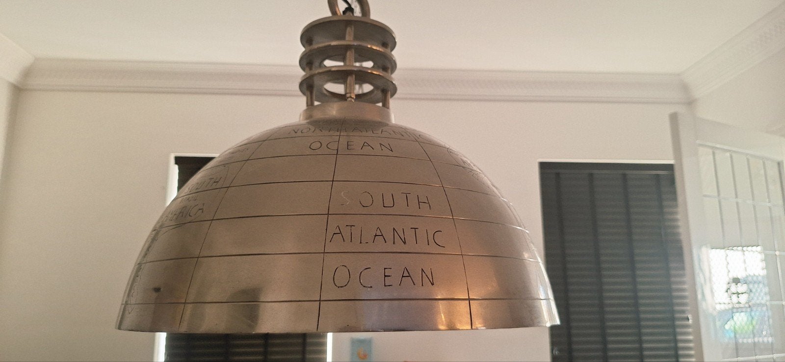 Set van 2 unieke hanglampen met wereldkaart design, Ophalen of Verzenden, Zo goed als nieuw, Metaal, Wereldkaart, Industrieel, Modern