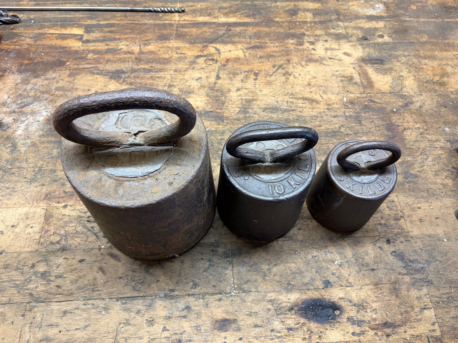 Set van 3 Antieke Gietijzeren Gewichten (25, 10 en, 5 kg), Ophalen of Verzenden