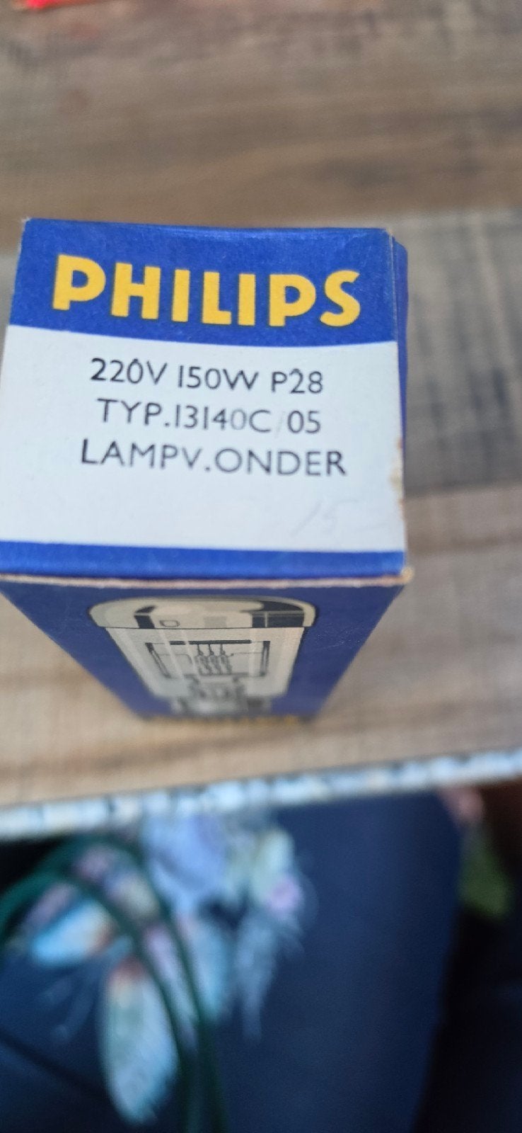 Foto 2 van Philips 220V 150W P28 Gloeilamp Type 13140C/05