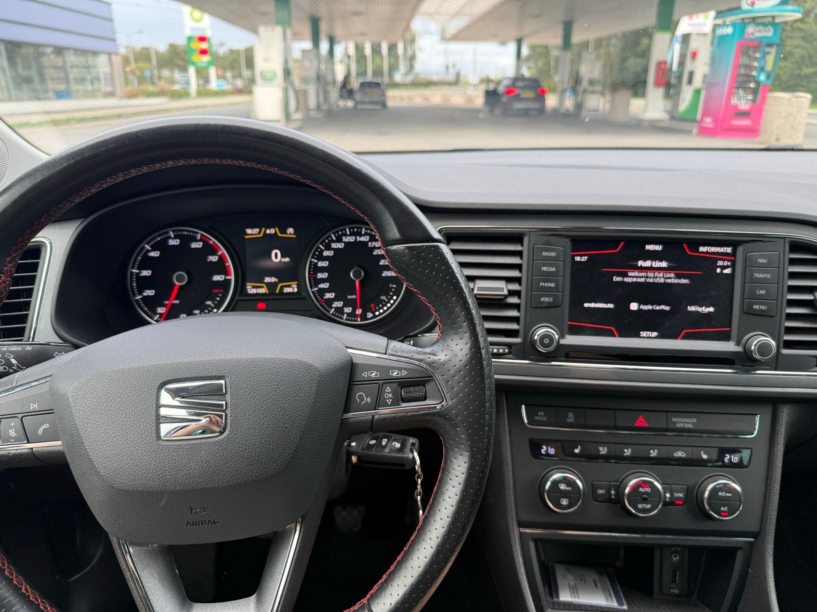SEAT Leon 1.4 TSI FR Business | 19”  | CarPlay, Auto's, Voorwielaandrijving, 125 pk, Zwart, 4 cilinders