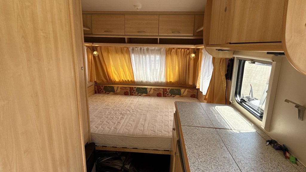 Dethleffs Family 395 T bj 2001 met voortent en zakluifel, Caravans en Kamperen, Caravans, Luifel, Dethleffs, Tot 4 meter, Dwarsbed