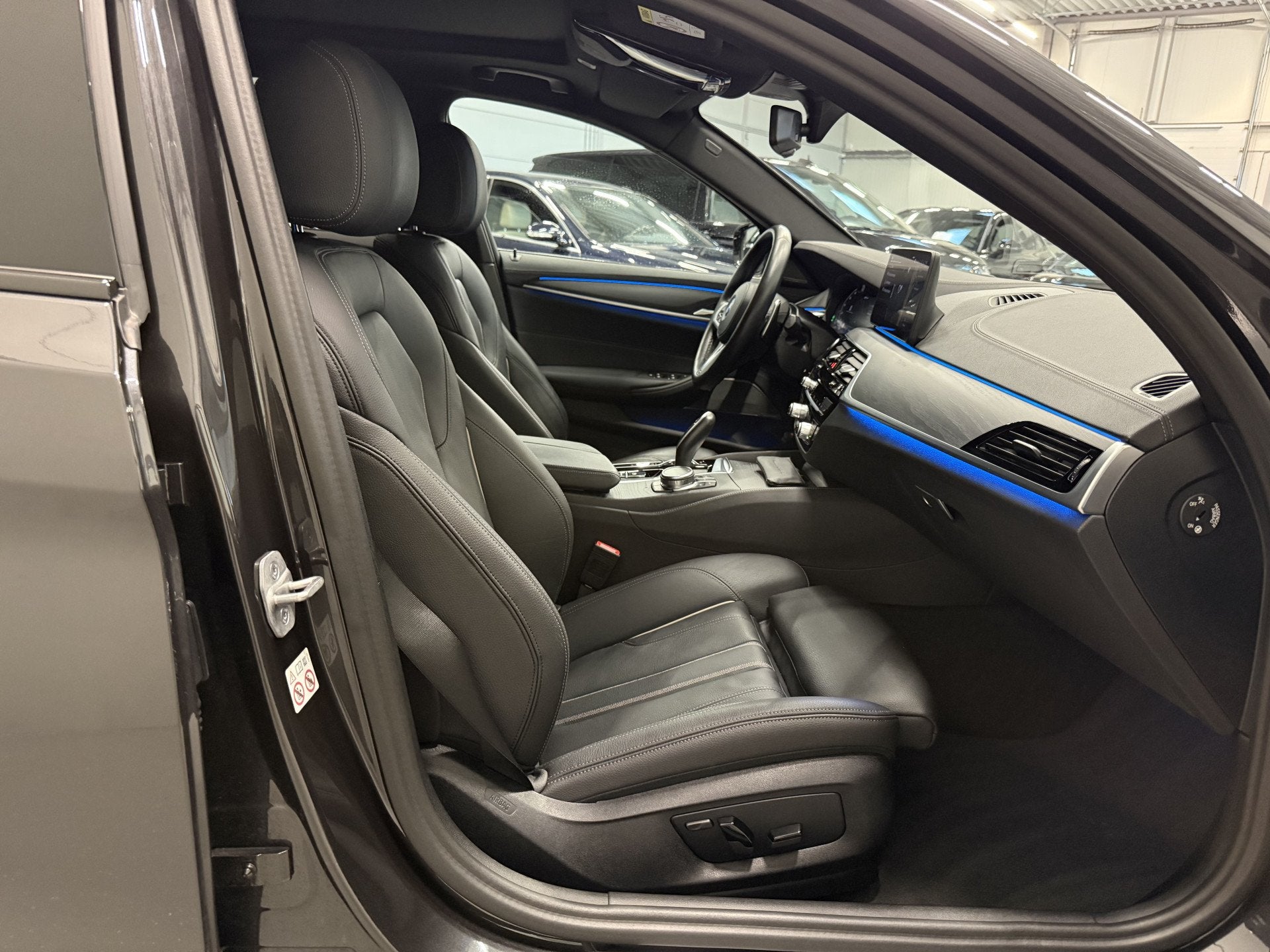 Foto 14 van BMW 5 Serie Touring 530e xDrive High exe PANO/TREKHAAK/H&K/L