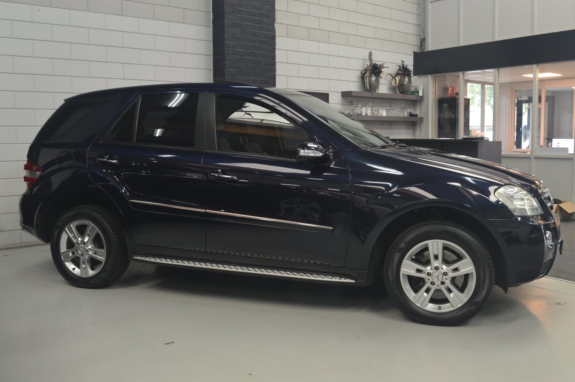 Mercedes-Benz M-klasse 500 // LEDER // CLIMA // TREKHAAK //, Stoelverwarming, Gebruikt, Blauw, Leder