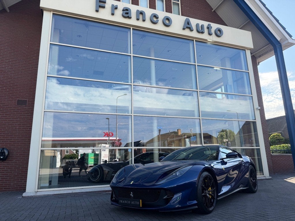 Ferrari 812 Blu tour de France  BTW auto, Auto's, Automaat, Achterwielaandrijving, Gebruikt, 12 cilinders