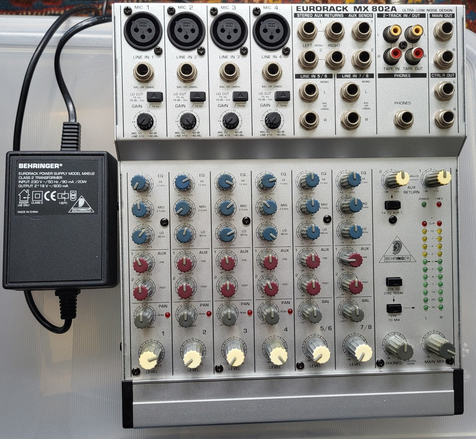 Behringer Eurorack MX802A audio mengpaneel met voeding., Muziek en Instrumenten, Mengpanelen, Ophalen