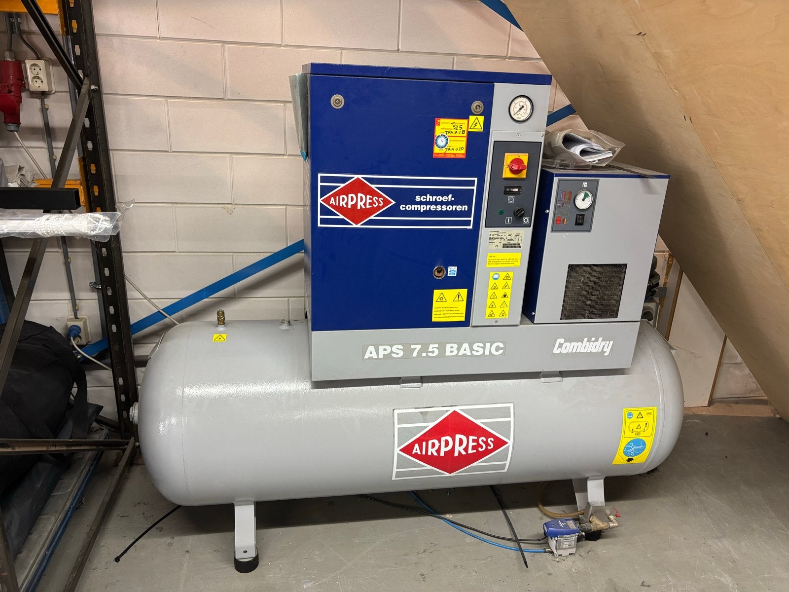 Airpress APS 7.5 BASIC Combidry Schroefcompressor, Doe-het-zelf en Verbouw, Ophalen