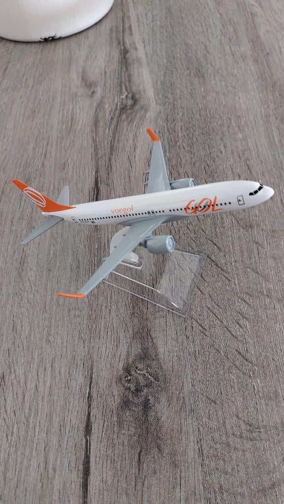 2 vliegtuigjes KLM en GOL samen voor 15 €, Hobby en Vrije tijd, Modelbouw | Vliegtuigen en Helikopters, Ophalen of Verzenden, 1:72 tot 1:144