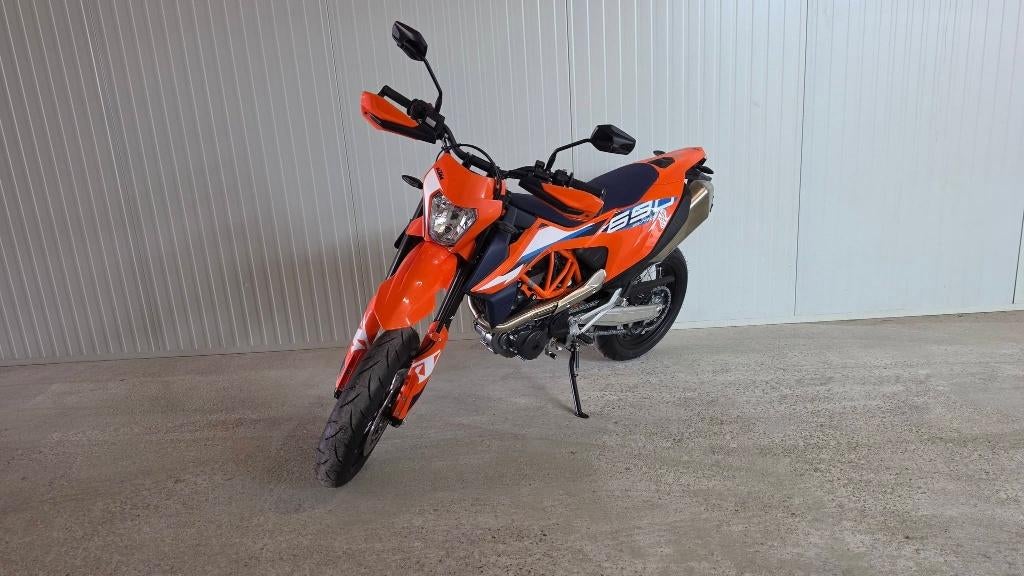 KTM 690 SMC R – NIEUW – €11.950 incl. BTW, Motoren, Nieuw, Bedrijf, Minimaal motorrijbewijs A2, Traction Control