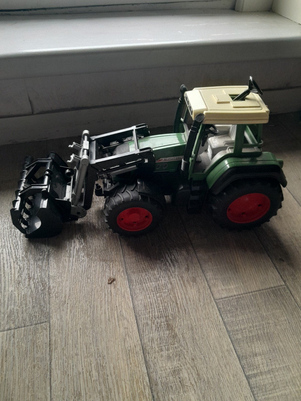Bruder tractor met voorlader aangeboden, Kinderen en Baby's, Speelgoed | Speelgoedvoertuigen, Ophalen of Verzenden, Zo goed als nieuw