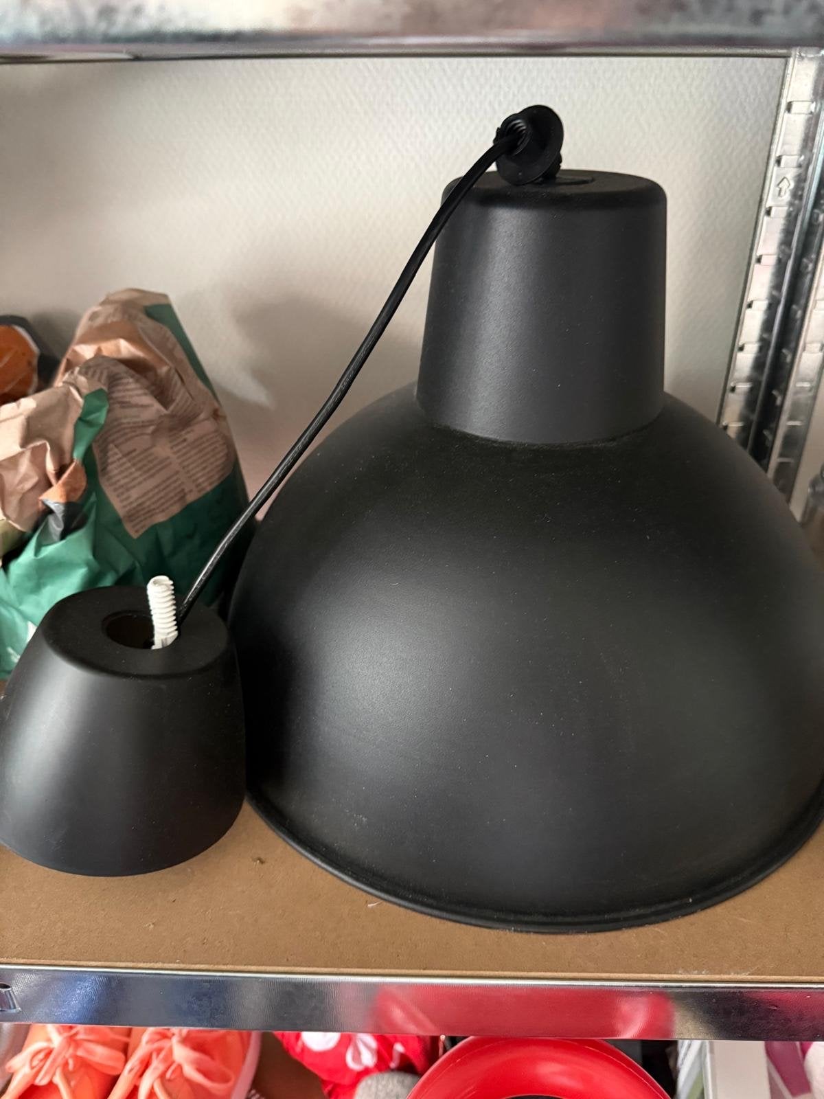 Zwarte hanglamp - Modern design, Huis en Inrichting, Lampen | Hanglampen, Ophalen of Verzenden, Zo goed als nieuw, Metaal
